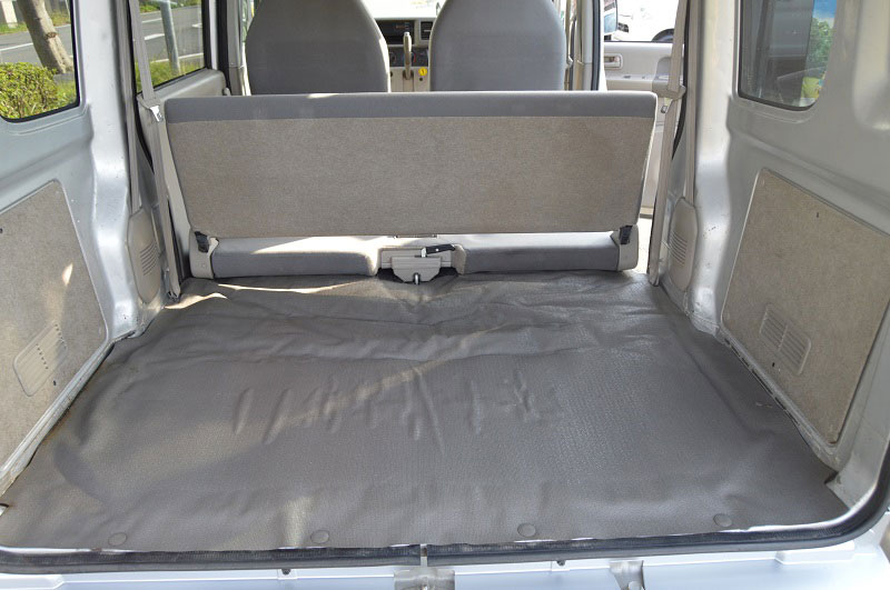 シルバー　車検なし<br>
AT・PS・PW・集中ドアロック