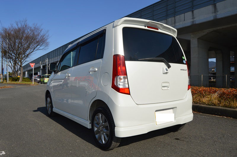 パール　車検H30年6月　修復歴あり<br>
運転席シートヒーター・スマートキー・14インチ純正アルミ・バックカメラ